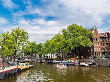 Private Canal Boat Tour incl Unlimited Drinks & Stripper in Amsterdam