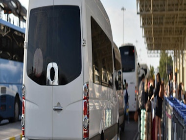 Airport Minibus Transfer One-Way (Budapest Airport: BUD to Hotel) in Budapest