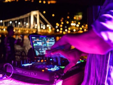 Party Boat & Nightclub Entry in Budapest