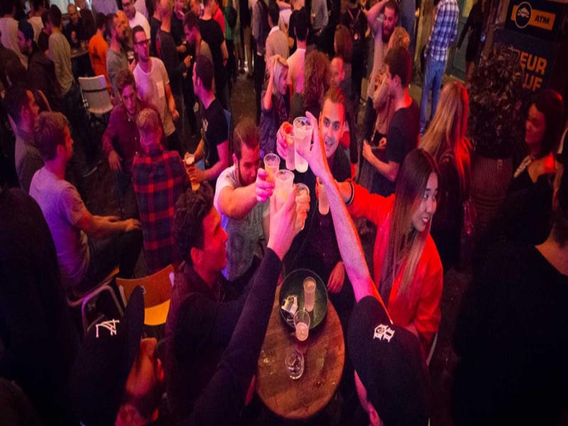 Bar Crawl & Nightclub Entry