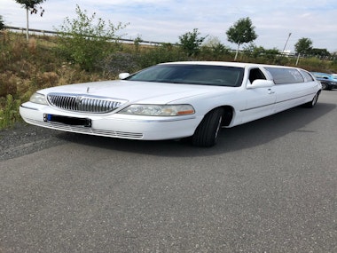 Stretch Limousine Chrysler 300C in Cologne