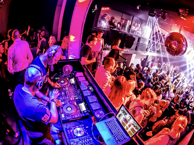 Table & Drinks at Cactus Club in Brussels