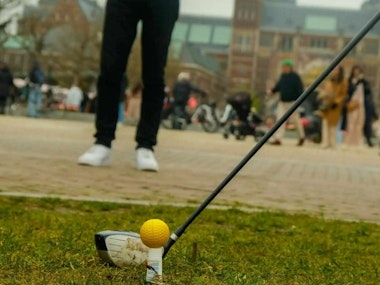 Urban Mini Golf Walking Tour in Amsterdam