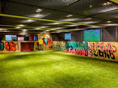 Pilgrims Pitch Hire incl. Pizza & Drink - 1 Hour in Brighton