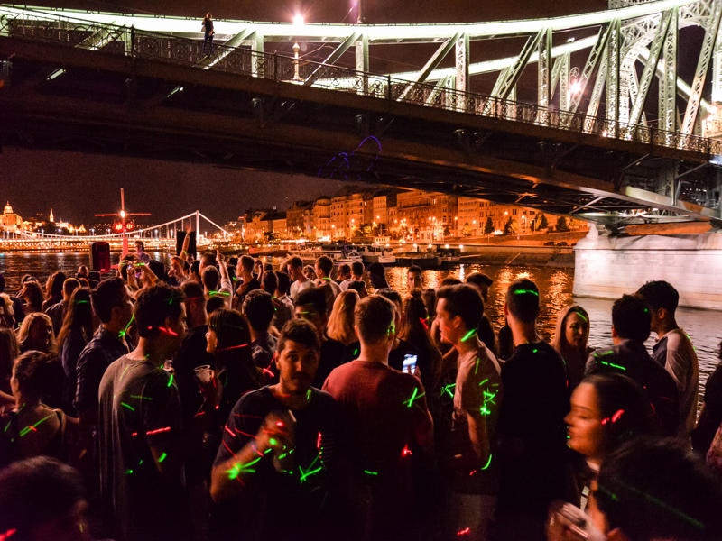 Party Boat, Club Entry & Drinks