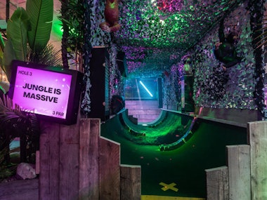 Junkyard Golf - Go Big Package in Oxford