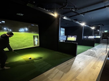 Indoor Golf Simulator in Bristol
