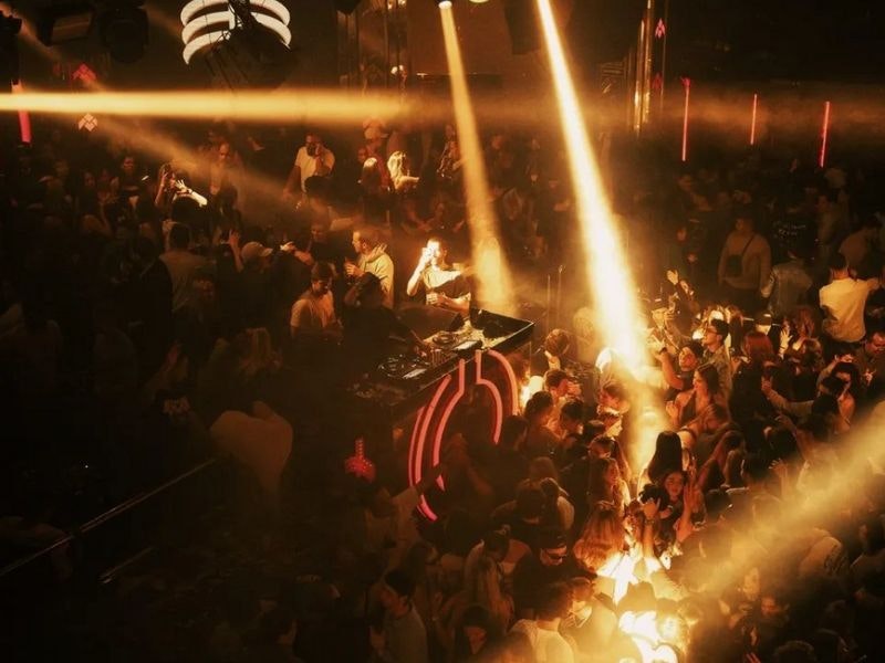 Nightclub Entry - Teatro Barcelo