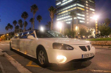 Limousine Lincoln & Strip Dinner in Barcelona