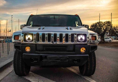 Limo tour, Tapas menu & Pacha Club entry in Barcelona