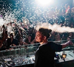 Carpe Diem Club Entry with one drink in Barcelona