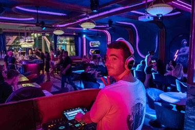 Night Club Entry (Hyde) in Barcelona