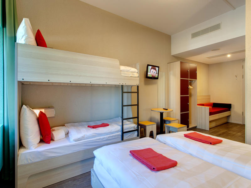 Meininger West Hotel