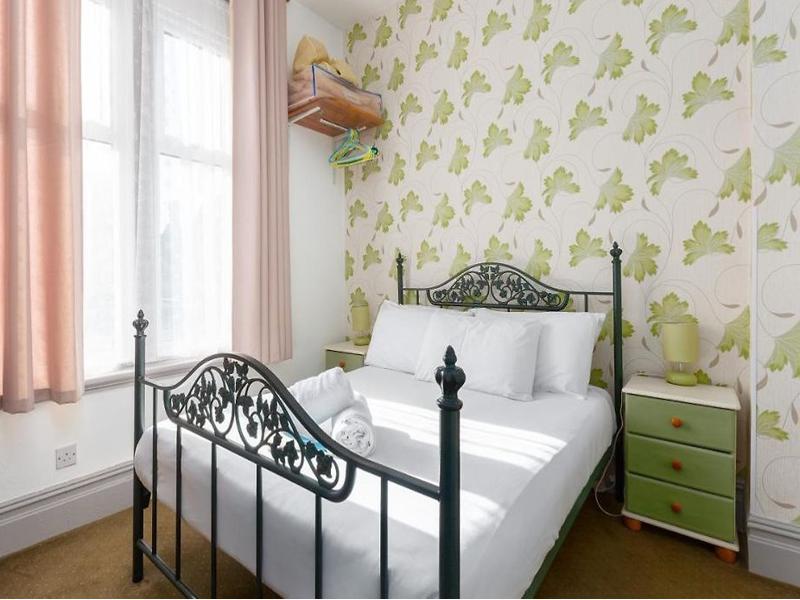 The New Sandringham Court Hotel