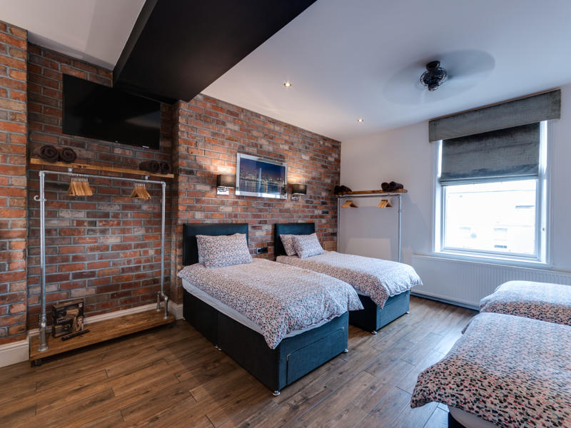 Tom Thumb Apartments