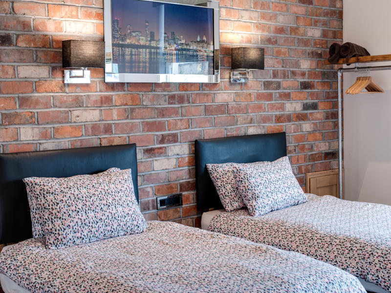 Tom Thumb Apartments