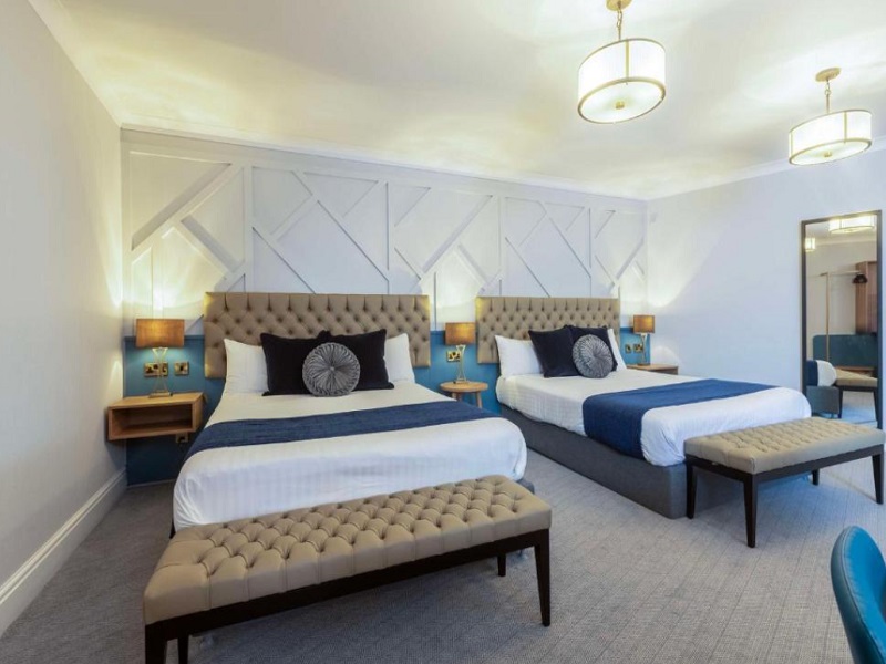 The Queen At Chester Hotel