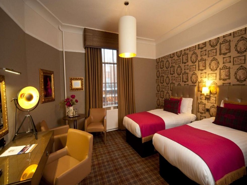 The Queen At Chester Hotel