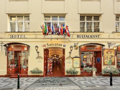 Salvator Hotel