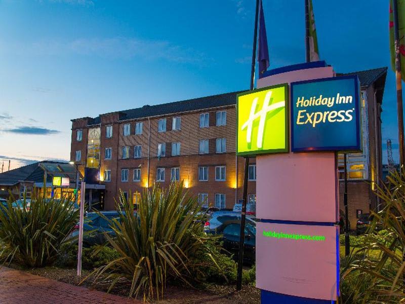 Holiday Inn Express Cardiff